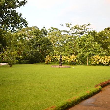 Thengal Manor Hotel Jorhāt Exterior foto