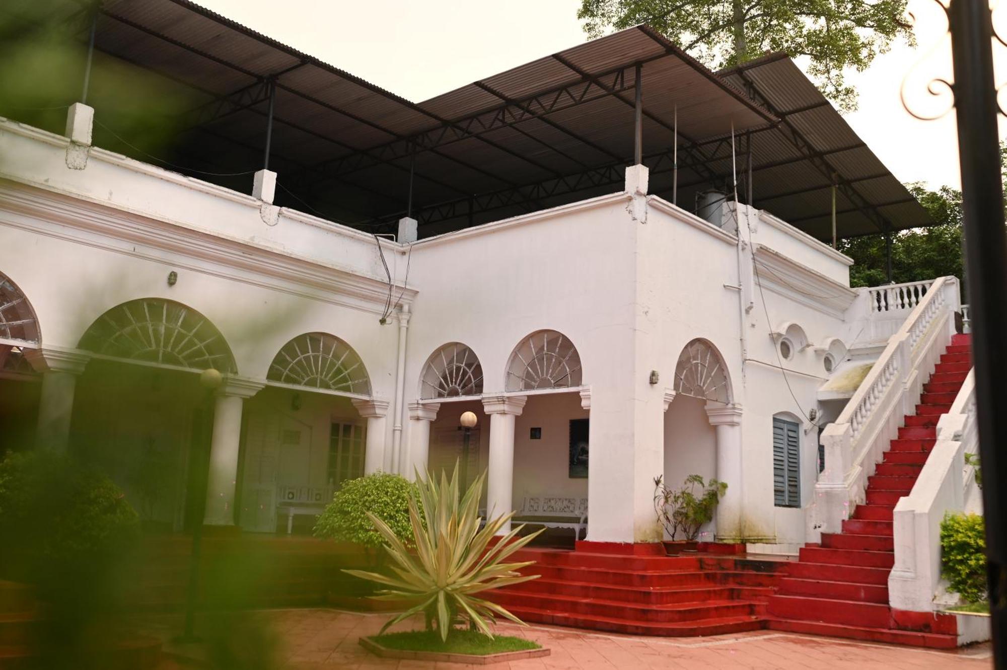 Thengal Manor Hotel Jorhāt Exterior foto