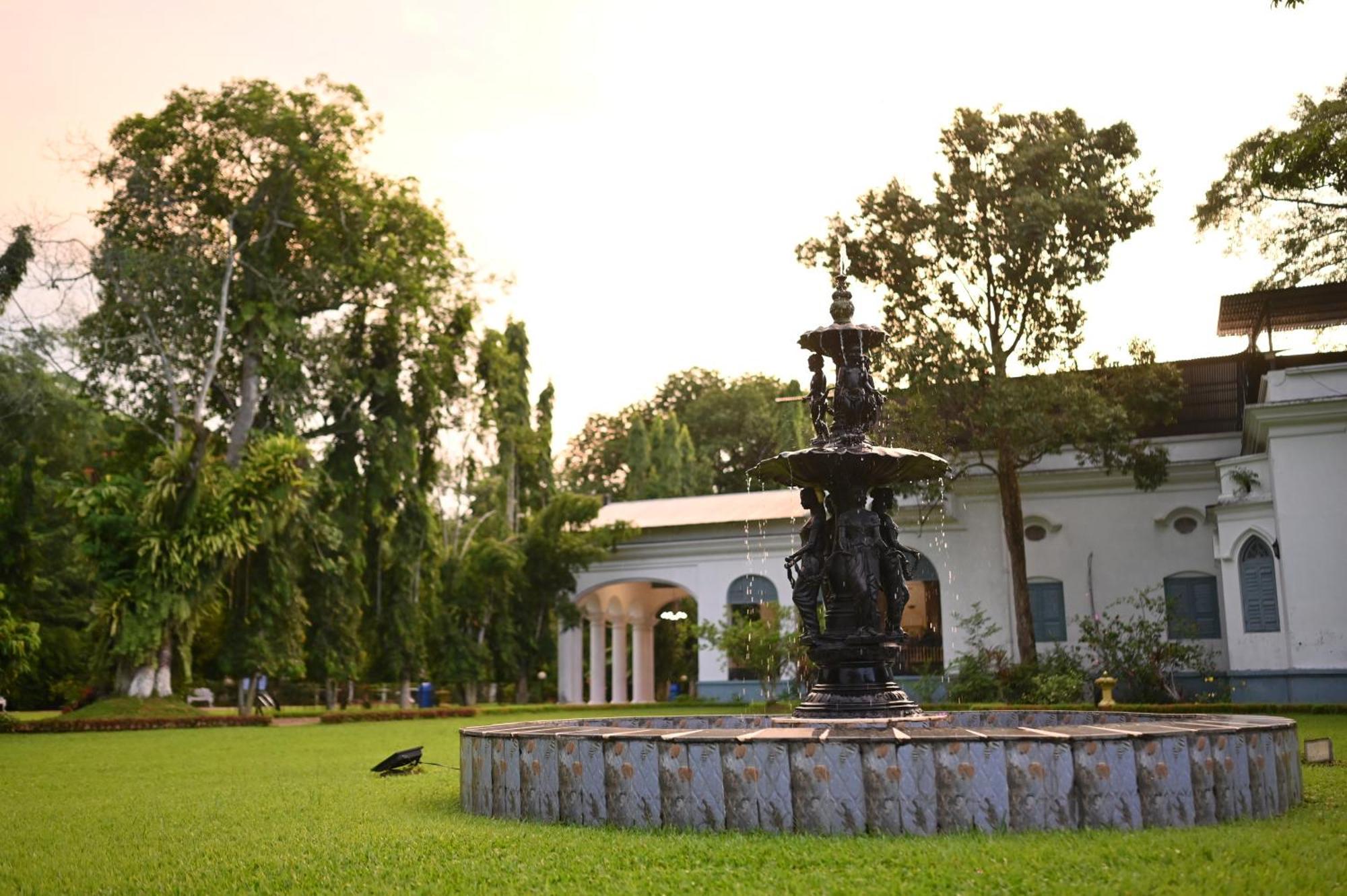 Thengal Manor Hotel Jorhāt Exterior foto