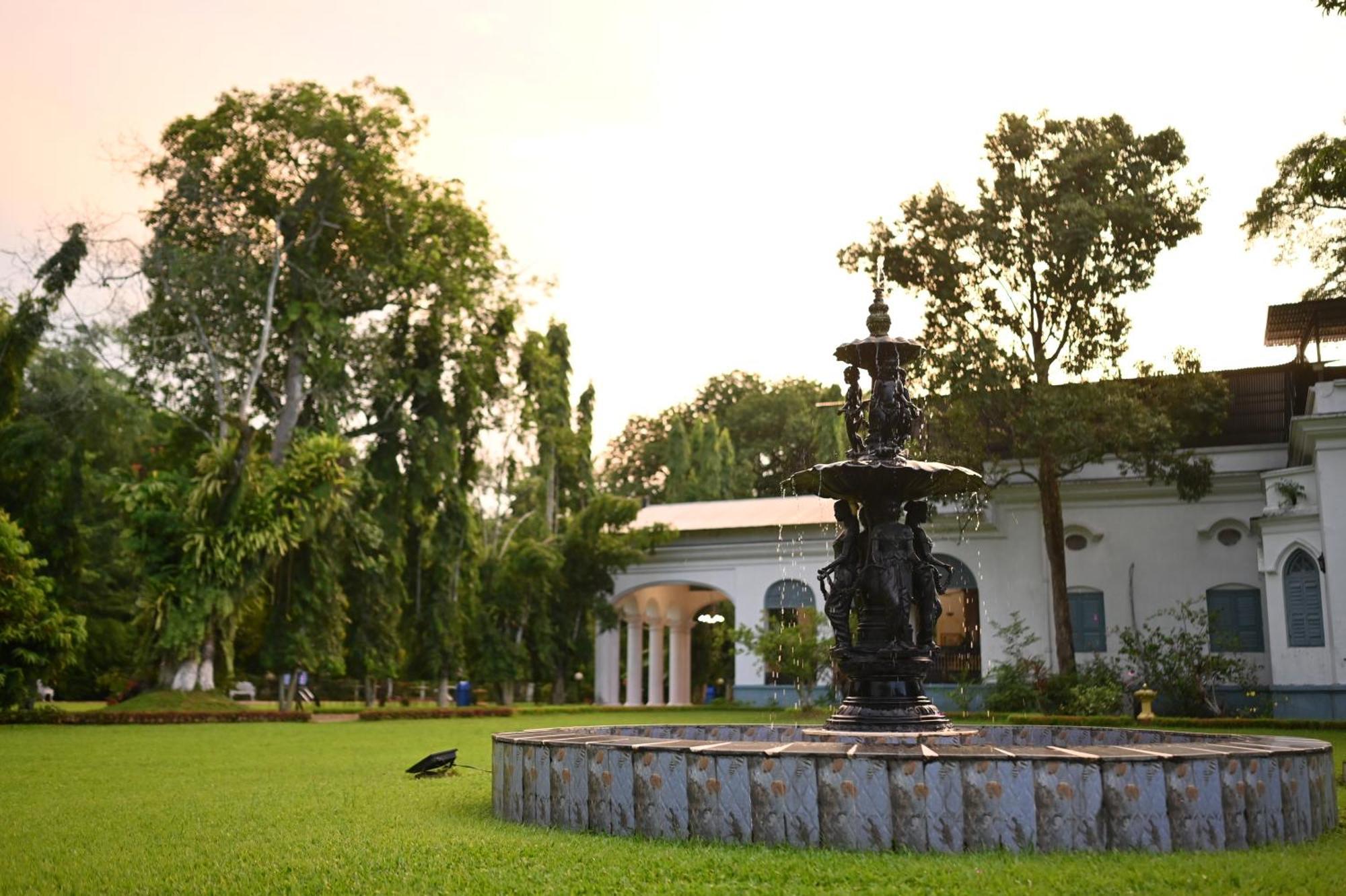 Thengal Manor Hotel Jorhāt Exterior foto
